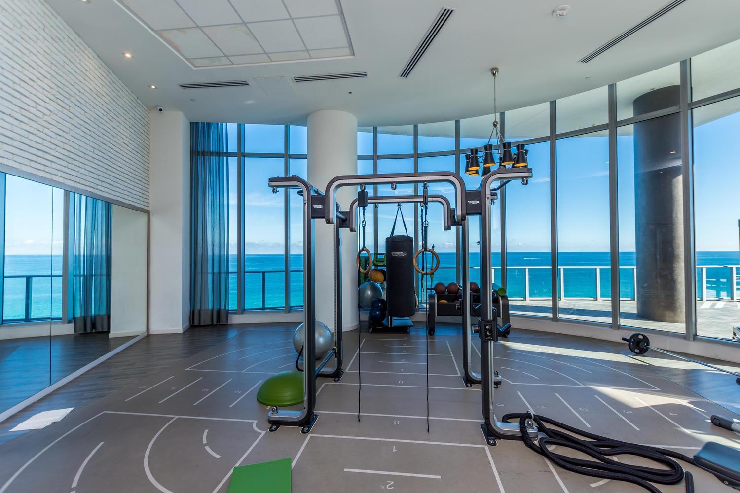 Wake Up To The Sound Of Waves In A Stylish Condo In A Luxury Resort Hollywood Exterior foto