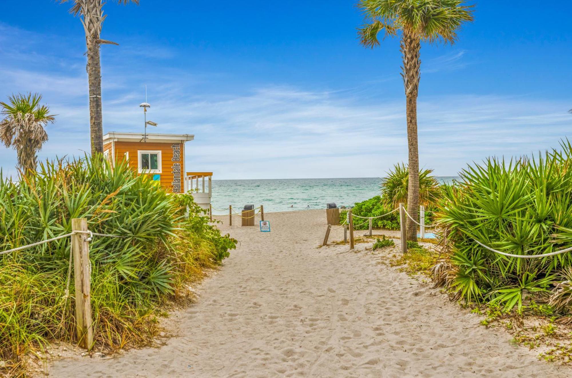 Wake Up To The Sound Of Waves In A Stylish Condo In A Luxury Resort Hollywood Exterior foto